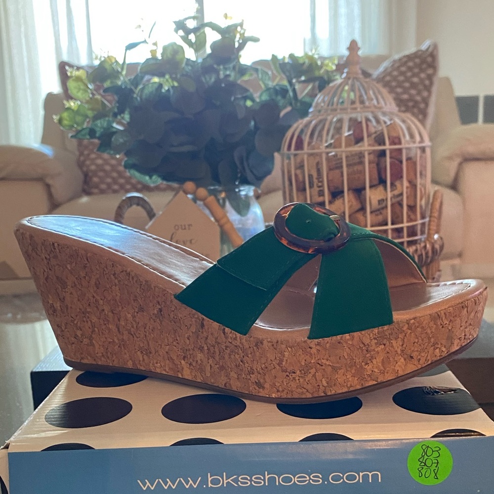 Green wedge sandals